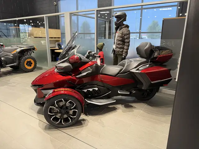 2025 Can-Am Spyder RT Limited in Sport Touring in Norfolk County - Image 4