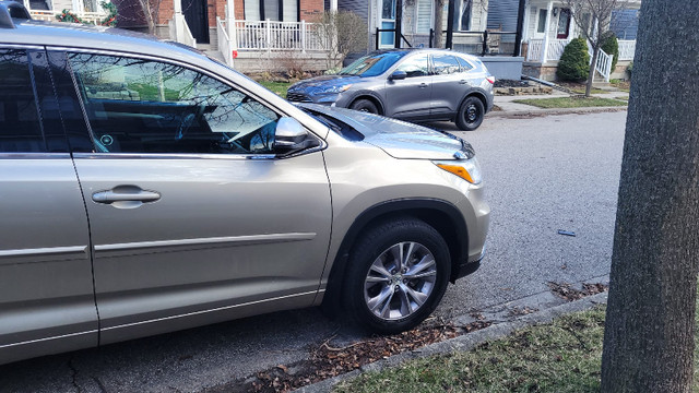 2016 Toyota Highlander, ultra clean in and out. $18,000 in Cars & Trucks in City of Toronto