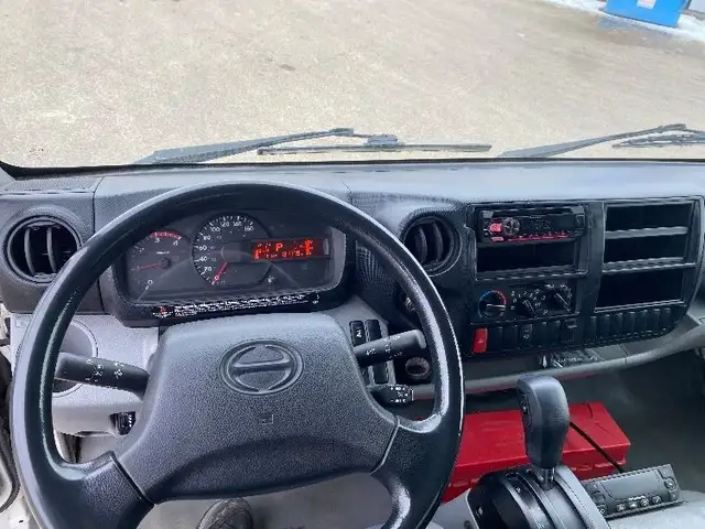 2018 Hino Truck 195 FROZEN in Heavy Trucks in Saskatoon - Image 19