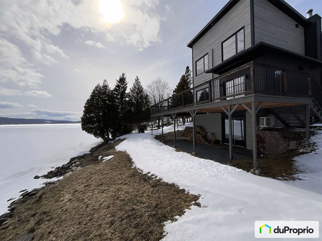 $679,000 - 2 Storey for sale in St-Mathieu-De-Rioux — photo 1