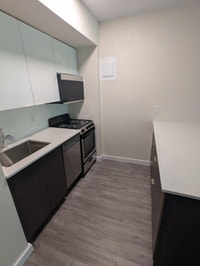 Located in the heart of Halifax, this apartment offers comfortable urban living in a vibrant neighbo... (image 1)