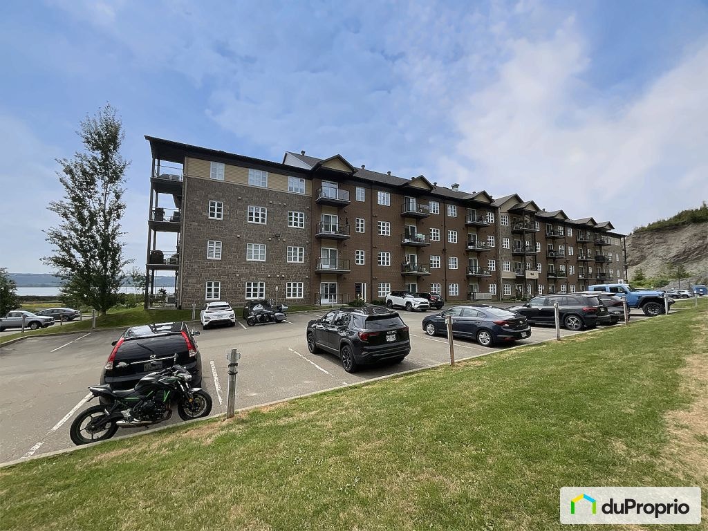 $348,000 - Condominium for sale in Boischatel — photo 1