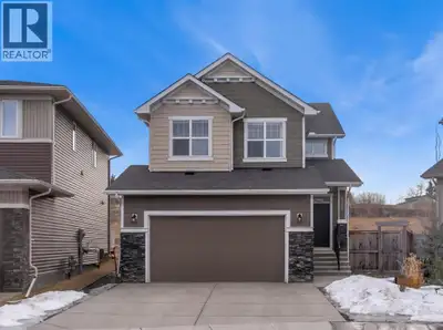 OUTSTANDING VALUE | BACKING ONTO GREEN SPACE | >3,000 OF LIVING SPACE | UPSTAIRS FAMILY ROOM | DEVEL...