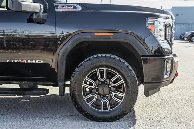 2020 GMC Sierra 2500HD AT4 AWD * Crew Cab * 6.6L V8 Duramax Dies in Cars & Trucks in City of Montréal - Image 13