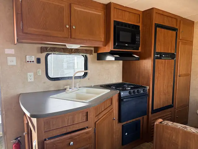 2012 Jayco JAY FLIGHT 26 BH in Travel Trailers & Campers in St. Albert - Image 11