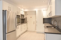 Semi-renovated Akelius two bedroom apartment for rent. Located near Sherbrooke in the Downtown - McG... (image 3)