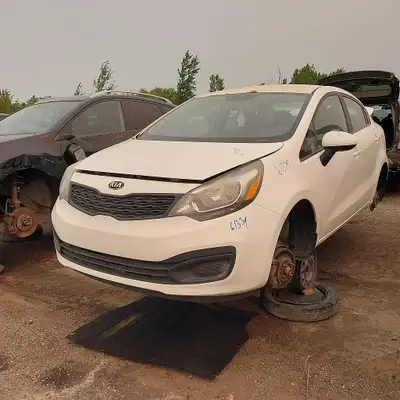 Retirez vos propres pièces de voiture d'occasion et économisez gros sur les réparations de voiture....