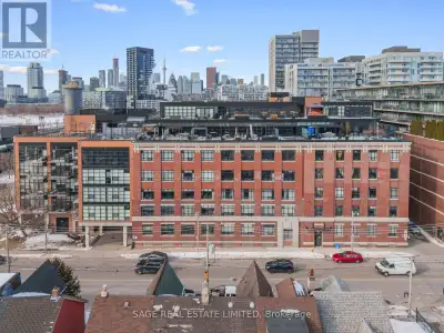 This hard loft isn't your typical "loft-style" condo that throws in a faux beam and calls it a day....