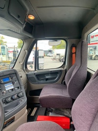 Ryder Stock ID: 799562 Transmission Type/Speed: AUTO 13 Engine: DIESEL DD15 GHG'17 475/1625 Horse Po... (image 8)