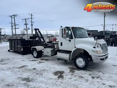 2015 International 4300 Lo-Pro Kargo King Roll Off, Cummins ISB Diesel, Allison RDS auto, PW,PDL, A/...
