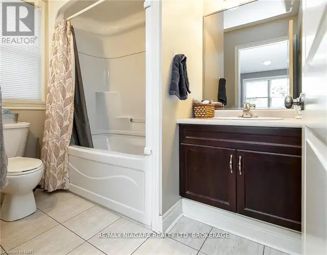 4270 CHIPPAWA PARKWAY Niagara Falls (Chippawa), Ontario in Houses for Sale in St. Catharines - Image 31