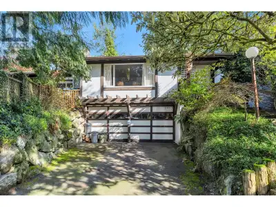 DUNDARAVE CHARACTER HOME! Located right in the heart of Dundarave Village, with amazing access to Oc...
