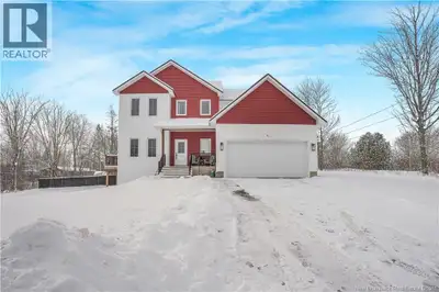 Stunning new build in sought-after New Maryland! This energy-efficient, low-consumption home is buil...