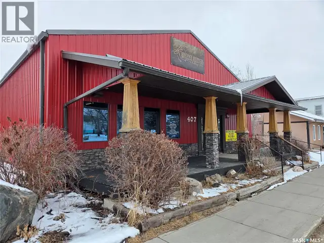 407 Railway AVENUE Wawota, Saskatchewan in Commercial & Office Space for Sale in Regina - Image 3