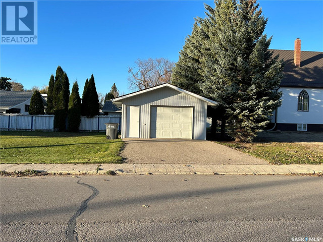 819 Pheasant STREET Grenfell, Saskatchewan in Houses for Sale in Regina - Image 3