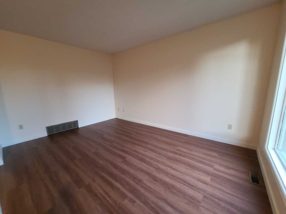 Fenced Yard - 3 BED x 1.5 BATH Townhouse Southside 4