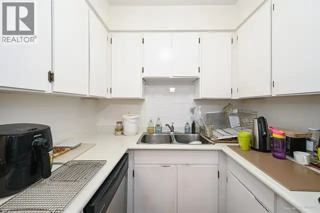 406 16 LAKEWOOD DRIVE Vancouver, British Columbia in Condos for Sale in Vancouver - Image 17