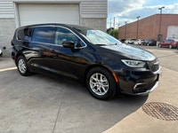 2023 CHRYSLER PACIFICA TOURING -BLACK ON BLACK LEATHER INTERIOR / ALLOY WHEELS / POWER SLIDING DOORS... (image 6)