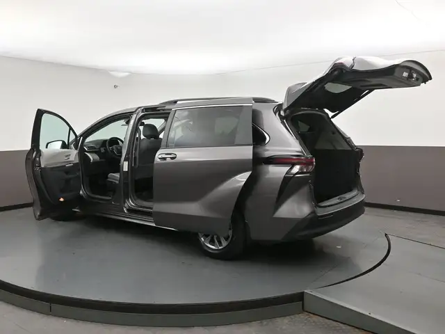 2024 Toyota Sienna XLE in Cars & Trucks in Dartmouth - Image 59
