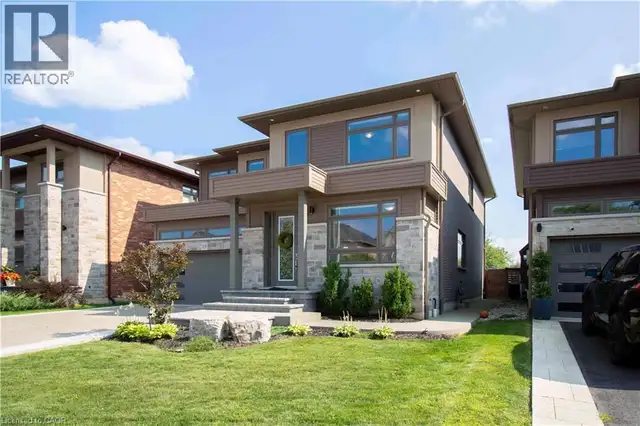 19 SECINARO Avenue Ancaster, Ontario in Long Term Rentals in Hamilton - Image 3