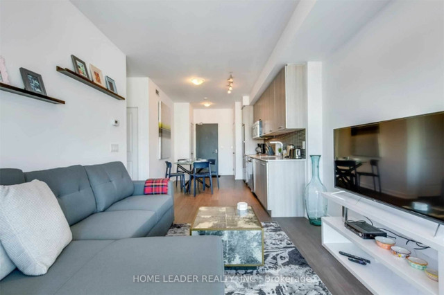 Amazing 1 Bedroom unit in post house in Condos for Sale in City of Toronto - Image 4