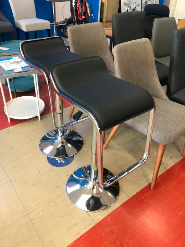 Premium Chairs & Barstools at Unbeatable Prices in Chairs & Recliners in Oakville / Halton Region - Image 2
