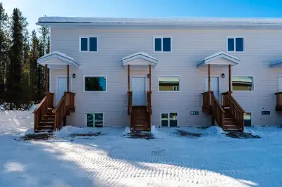 GREENBELT AND WALK OUT BASEMENT!!! Welcome to unit 133 & 134-18 Azure Road in Crestview. This value...