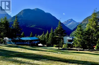 Executive Retreat, Holistic Spa, BnB?, All these things are possible on this magnificent 80 acre par...