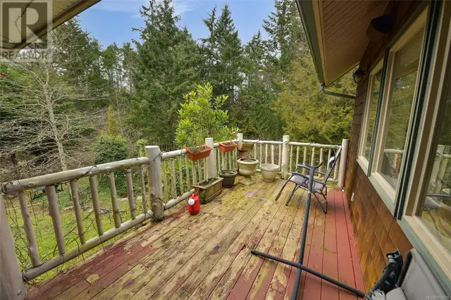 300 Bonsai Pl Qualicum Beach, British Columbia in Houses for Sale in Parksville / Qualicum Beach - Image 22