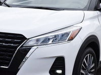 Low Mileage, Heated Seats, Apple CarPlay, Android Auto, Heated Steering Wheel, Remote Start! This 20... (image 7)