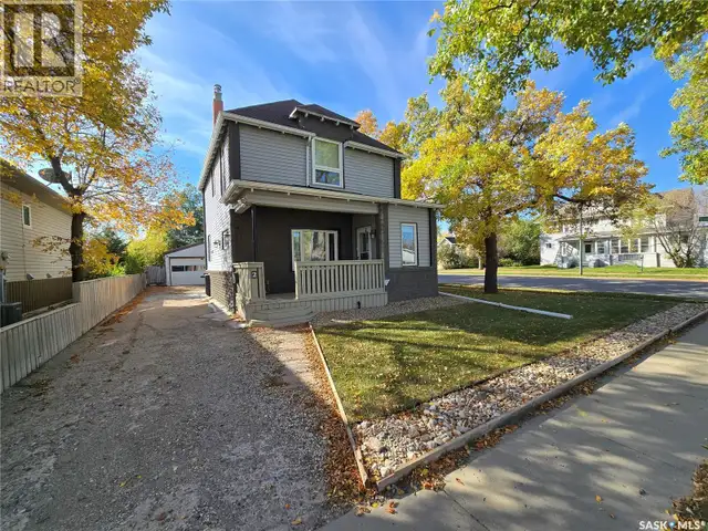 2 Prairie AVENUE Weyburn, Saskatchewan in Houses for Sale in Regina - Image 2