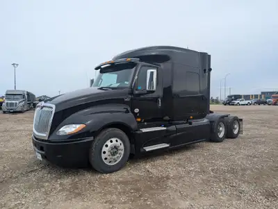 2019 International LT625 6x4 Sleeper Truck Tractor Comes with a Cummins X15 diesel engine, 821675 en...