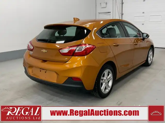 2017 CHEVROLET CRUZE LT in Cars & Trucks in Calgary - Image 4