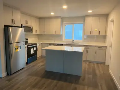 Seasonal Special of 1 month Free! Security Deposit of $1900 * stainless steel fridge, stove, microwa...