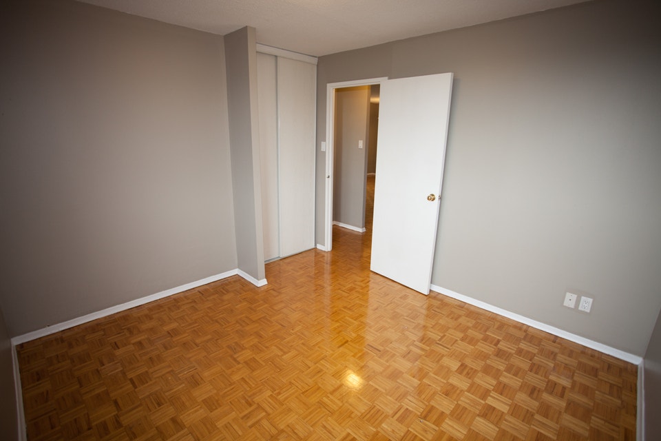 2 Bed 1 Bath, Close to Algonquin 4