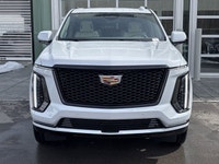 | 55 HD Curved Display | AKG 38-Speaker Audio | Super Cruise | Panoramic Sunroof | Semi-Aniline Leat... (image 1)
