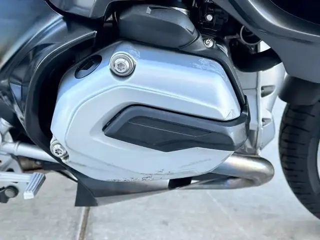 2018 BMW R 1200 RT ALPINE WHITE PREMIUM-WHITE! in Street, Cruisers & Choppers in Saskatoon - Image 9