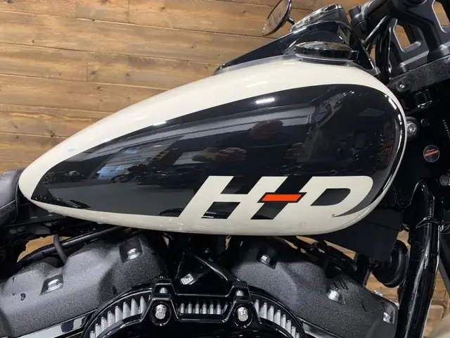 2022 Harley-Davidson Fat Bob 114 in Street, Cruisers & Choppers in Oshawa / Durham Region - Image 6