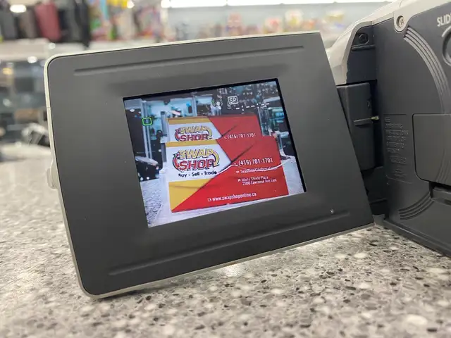 Canon Optura 10 Mini Digital Video Camcorder in Cameras & Camcorders in City of Toronto - Image 4