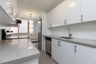 Enjoy comfortable, worry-free living in one of Toronto's most connected neighbourhoods. The Skyliner...