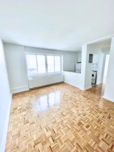 3.5 available NOW - ACADIE METRO - Parc-Ex