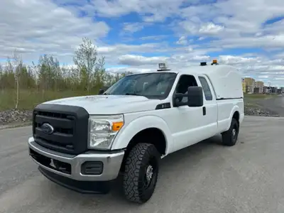 Ford F-250 Super Duty 2015 Automatique 4X4 V8 6.2L 166 000km 1 seul propriétaire ( Hydro Québec ) Ja...