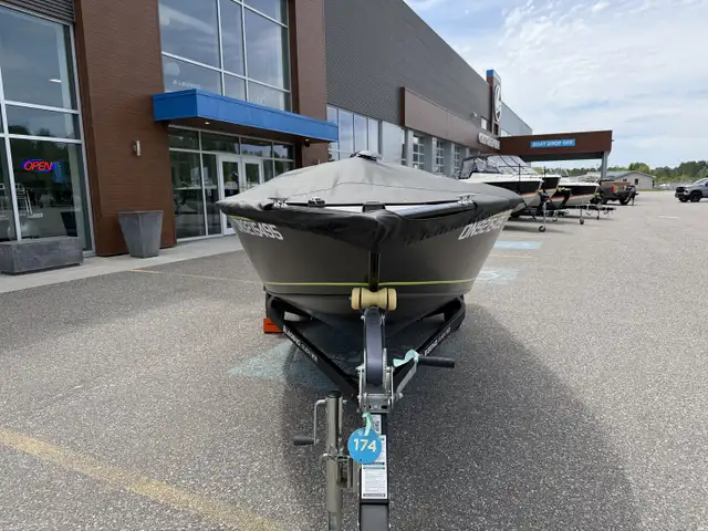 2023 Legend 16 XTE SC Sport Pre-Owned Fishing Boat in Powerboats & Motorboats in Sudbury - Image 4