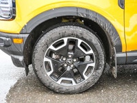 // ACCIDENT FREE! // // SINGLE OWNER! // Discover the adventure-ready 2023 Ford Bronco Sport Outer B... (image 8)