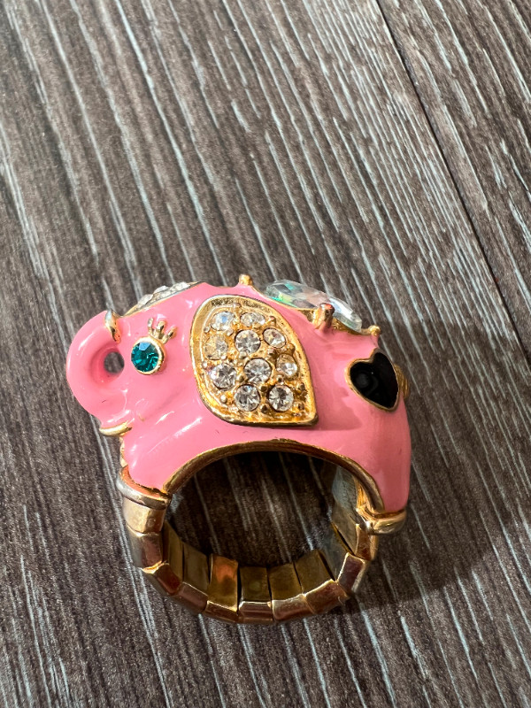 Designer Betsey Johnson Pink Elephant Rhinestone Ring $15! in Jewellery & Watches in City of Toronto - Image 2