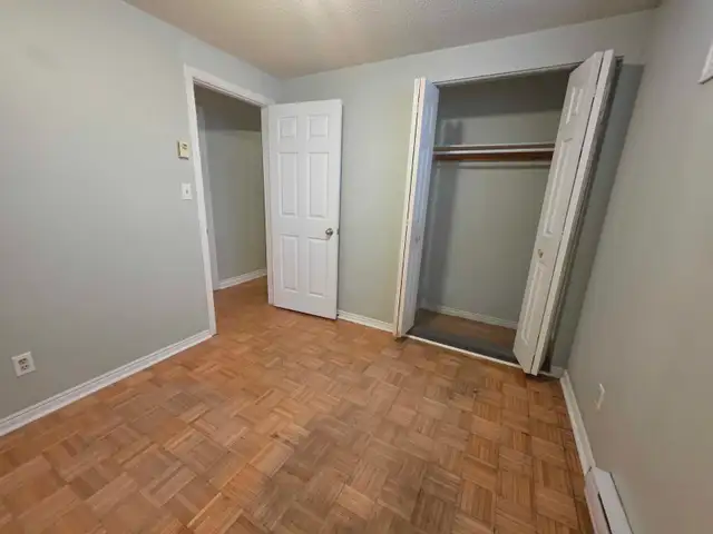 334 University Ave Unit 1 – Rooms for Rent Near Queen’s. in Room Rentals & Roommates in Kingston - Image 6