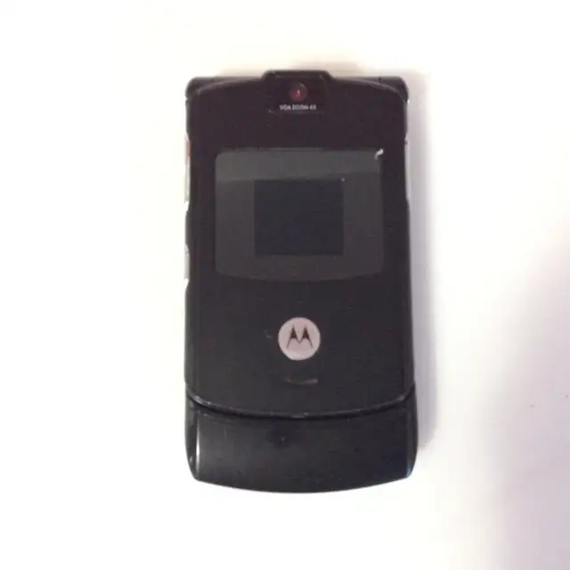 Motorola RAZR V3 cell phone in Cell Phones in Mississauga / Peel Region - Image 11