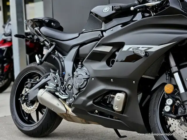 2024 Yamaha YZF-R1 R7 in Sport Bikes in Oshawa / Durham Region - Image 11