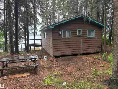 SKELETON LAKE lakefront lot located in the Summer Village of Mewatha Beach. Don’t miss this rare opp...