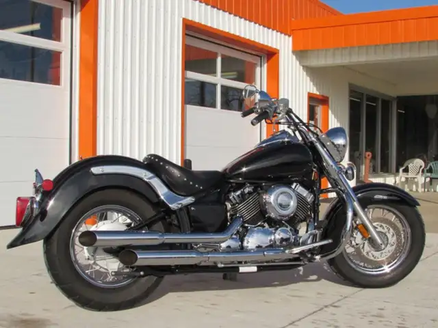 2009 Yamaha V-Star 650 Classic in Sport Bikes in Leamington - Image 4